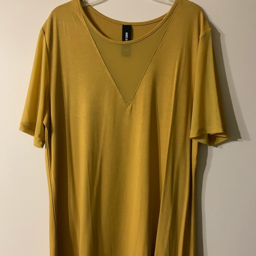 Mustard t-shirt